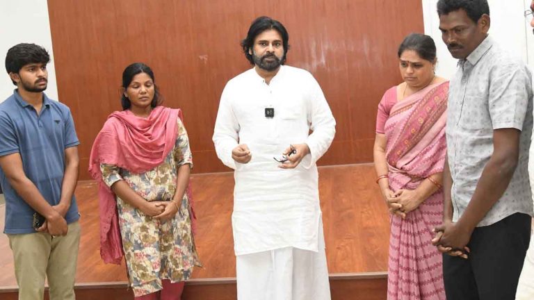 Deputy CM Pawan Kalyan: రోడ్డు ప్రమాదాల సమయంలో పోలీసులు బాధ్యతగా వ్యవహరించండి..