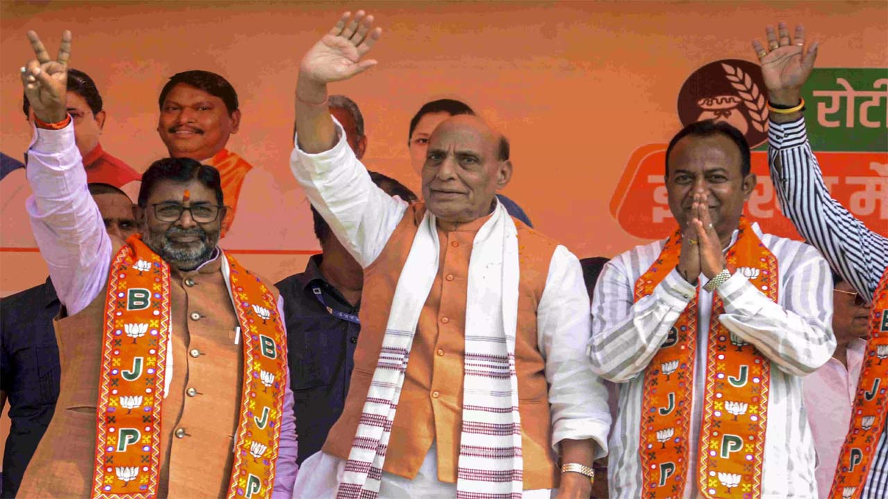 Rajnath singh: బీజేపీని గెలిపిస్తే.. జార్ఖండ్‌ను కొత్త శిఖరాలకు తీసుకెళ్తాం