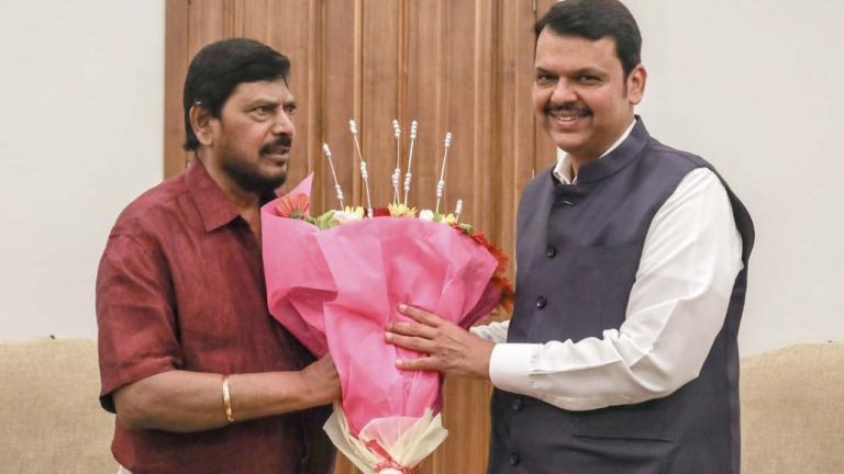 Ramdas Athawale: ఫడ్నవిస్‌ సీఎం అయ్యే ఛాన్స్.. కేంద్రమంత్రి వ్యాఖ్య
