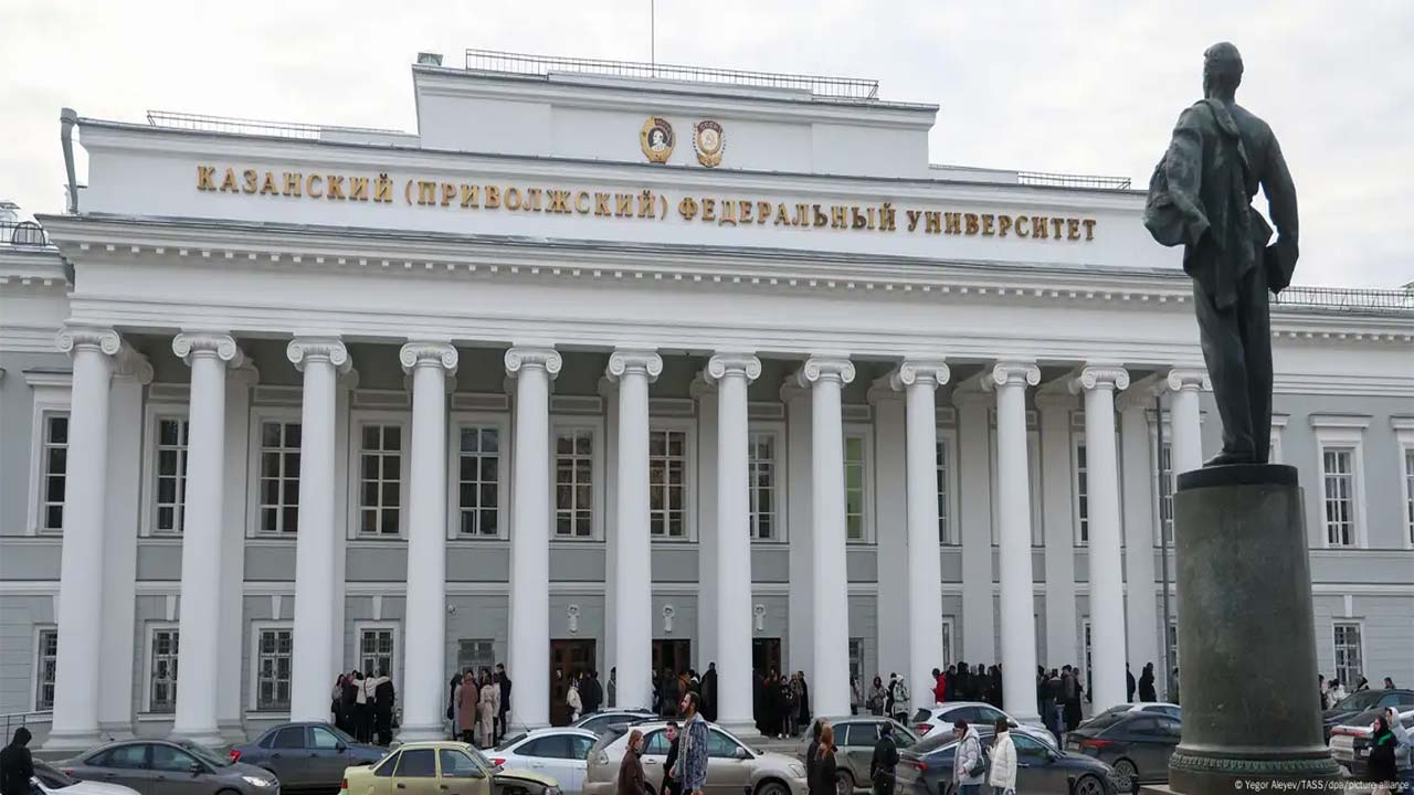 Russia: రష్యాలో ఇద్దరు ఇరాన్ విద్యార్థులపై దాడి.. అసలేం జరిగిందంటే..!