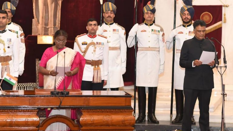 Sanjay Murthy: కాగ్‌ అధిపతిగా తెలుగు అధికారి ప్రమాణస్వీకారం