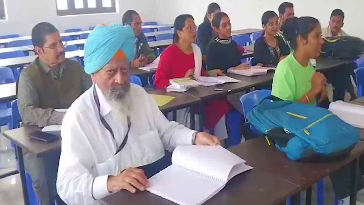 Satpal Singh Arora: 81 ఏళ్ల విద్యార్థి.. ఈ వయసులో న్యాయశాస్త్రం చదవుతున్న తాతకు సలాం!