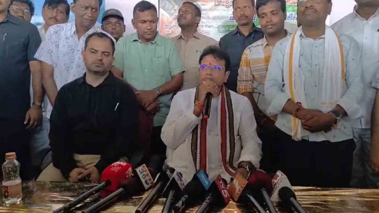 Sridhar Babu: కేంద్రం ఇతర దేశాల నుంచి దిగుమతి చేయవద్దు.. రైతులను ఆదుకోండి