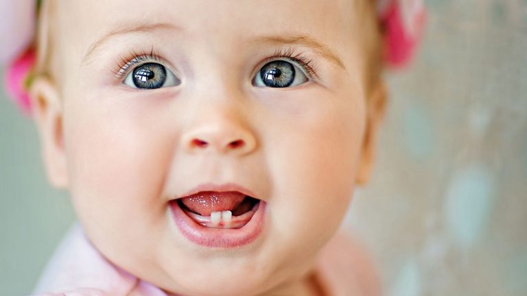 Teeth For Children: పిల్లలకు పళ్లు వచ్చే సమయంలో ఈ జాగ్రత్తలు తప్పనిసరి