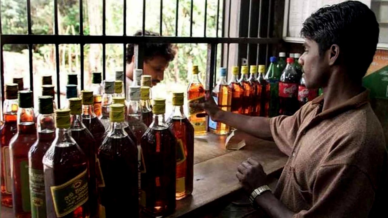 Liquor Sales: మద్యం అమ్మకాల్లో మనమే టాప్.. రెండో స్థానంలో ఎవరంటే..!