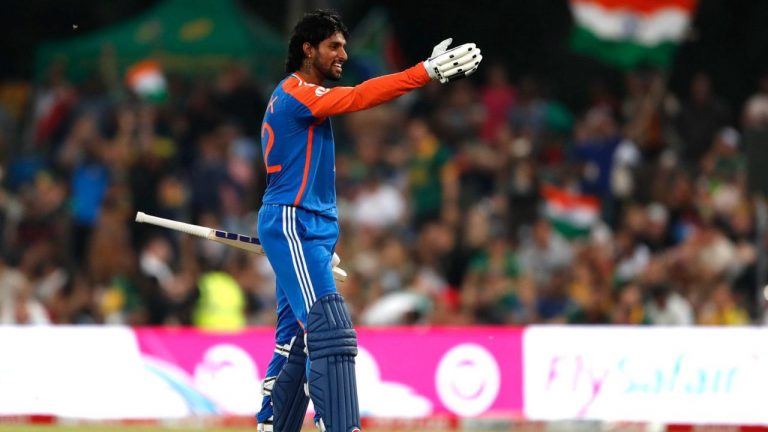 Tilak Varma: చరిత్ర సృష్టించిన తిలక్ వర్మ.. బద్దలైన రైనా రికార్డు !