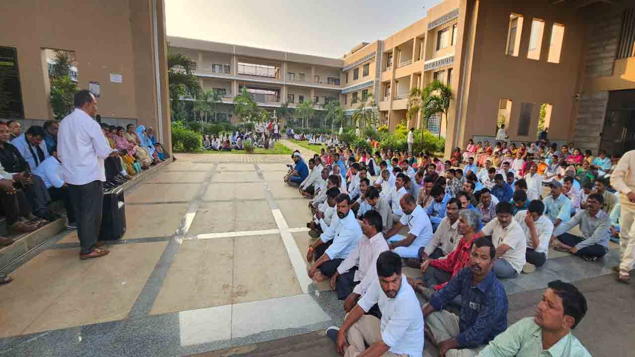 Vikarabad: కలెక్టర్‌పై దాడి.. రేపటి నుండి పెన్ డౌన్..!