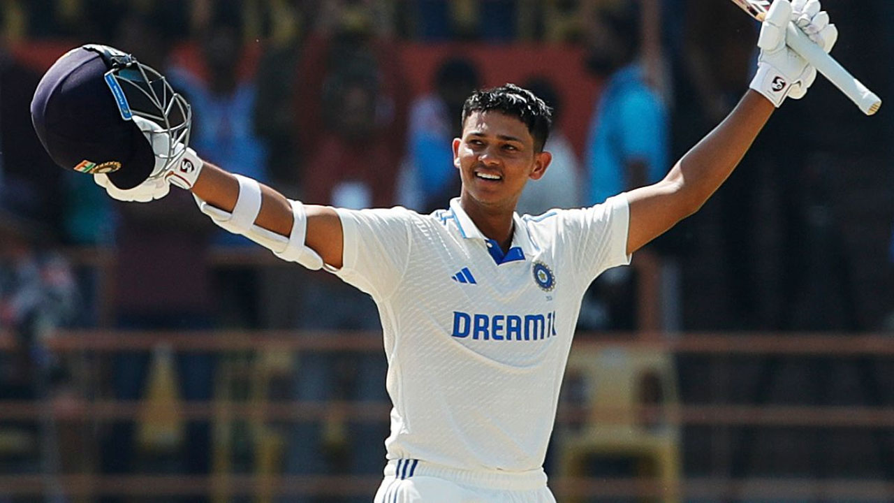 Yashaswi Jaiswal: పెర్త్ టెస్టులో సెంచరీ సాధించిన జైస్వాల్.. ఏకంగా ఎనిమిది రికార్డులు..