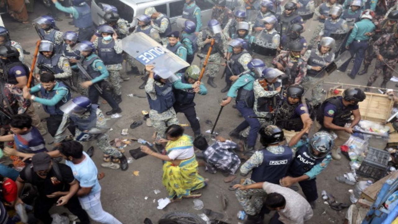 Hindu Temples Attack In Bangladesh: మూడు హిందూ దేవాలయాలపై దాడి.. ఆందోళనలో ప్రజలు