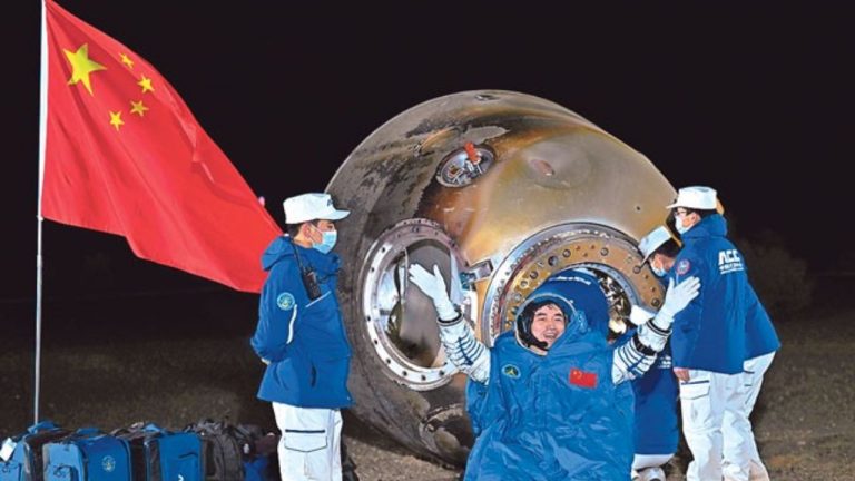 Astronauts Returned To Earth: 192 రోజుల తర్వాత భూమికి తిరిగొచ్చిన చైనా వ్యోమగాములు