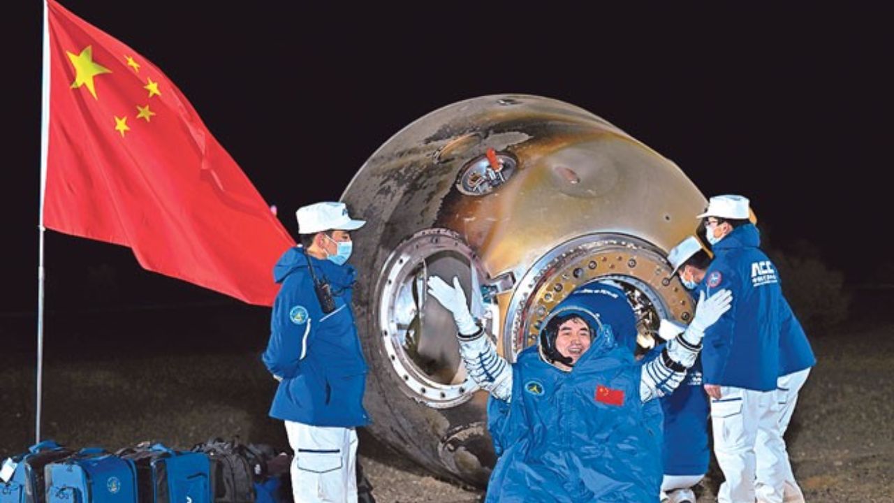 Astronauts Returned To Earth: 192 రోజుల తర్వాత భూమికి తిరిగొచ్చిన చైనా వ్యోమగాములు
