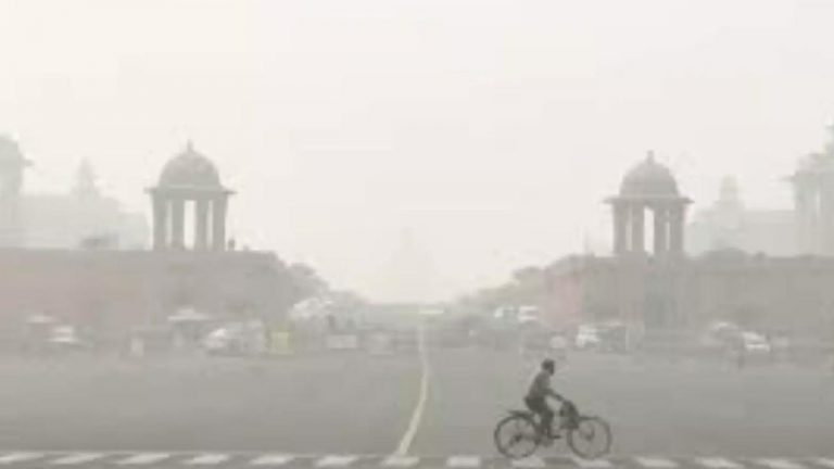 Air Pollution: ఢిల్లీలో పెరిగిన వాయు కాలుష్యం.. ఉక్కిరిబిక్కిరైన ప్రజలు