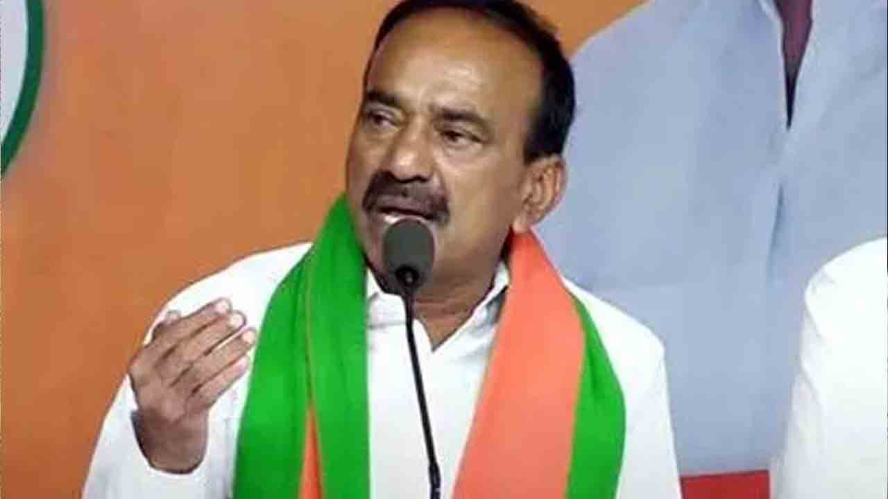 Eatala Rajendar: లగచర్ల రైతులు తమ భూములు ఇవ్వమంటున్నా భయపెడుతున్నారు