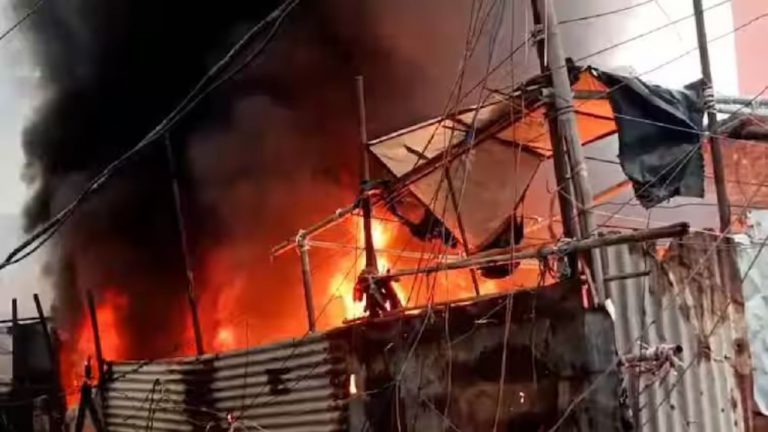 Fire Accident: స్క్రాప్‌ దుకాణంలో అగ్నిప్రమాదం.. భారీగా ఎగిసిపడుతున్న మంటలు