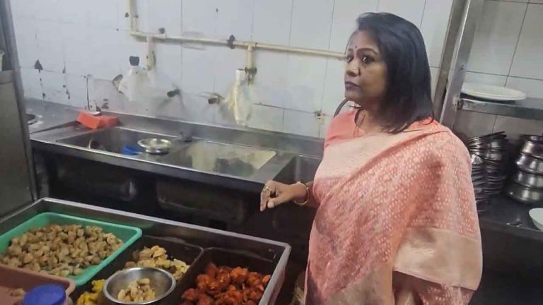 Hotel Raids : లక్డీకాపూల్ లోని పలు రెస్టారెంట్స్ లో మేయర్‌ ఆకస్మిక తనిఖీలు.. ప్రిజర్వ్ చేసిన మాంసం గుర్తింపు