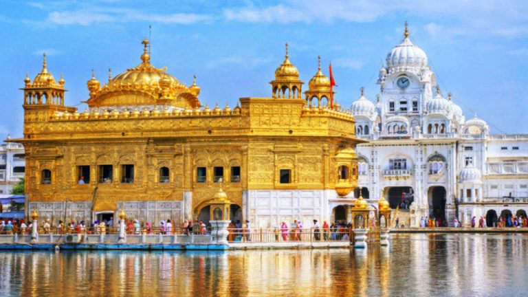 Amritsar Golden Temple: గోల్డెన్ టెంపుల్‌లో యువతి ఆత్మహత్య.. ఏడో అంతస్తు నుంచి దూకి…