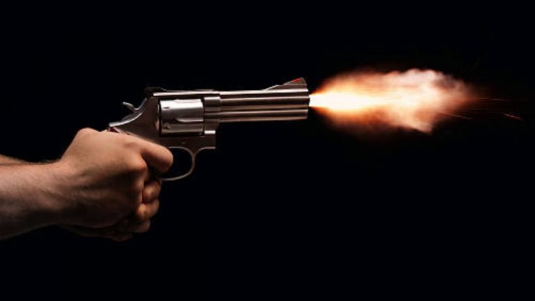 Gunfire : హైదరాబాద్‌ గచ్చిబౌలిలో కాల్పుల కలకలం