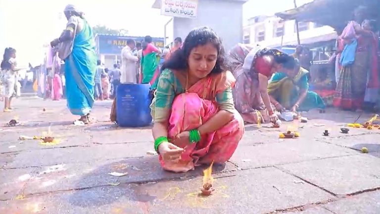 Karthika Masam: తెలుగు రాష్ట్రాల్లోని శైవ క్షేత్రాలకు పోటెత్తిన భక్తులు..