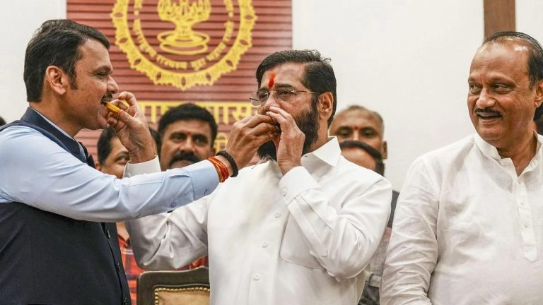 Maharashtra Cabinet: కుదిరిన మహారాష్ట్ర కేబినెట్‌.. ఏ పార్టీకి ఎన్ని మంత్రి పదవులంటే..?