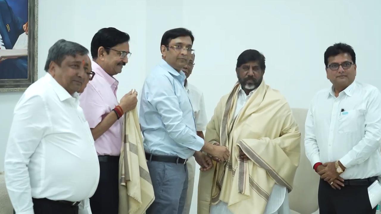 Bhatti Vikramarka: మల్లు భట్టి విక్రమార్కను అభినందించిన ఐరన్, స్టీల్ అసోసియేషన్..