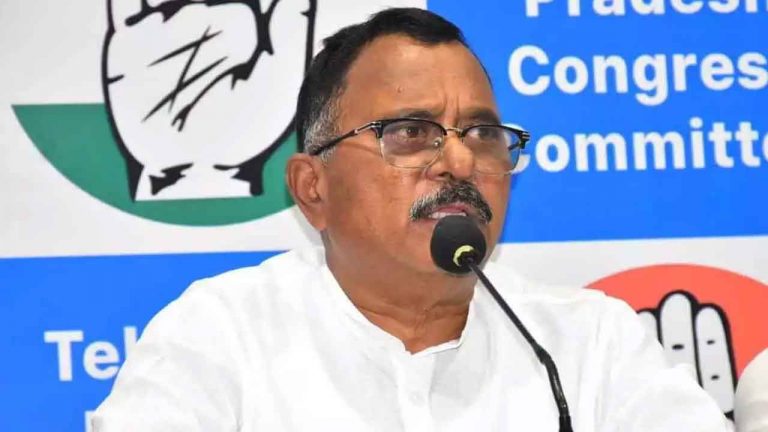 Mallu Ravi: బీఆర్‌ఎస్ ప్రోగ్రాంలో “రప్పా రప్పా” ఫ్లకార్డులు.. మల్లు రవి రియాక్షన్..