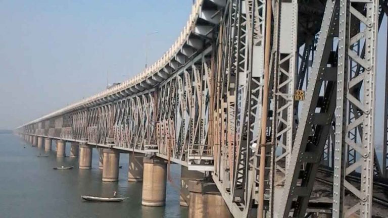 Rajahmundry Road cum Rail Bridge : 50 వసంతాలను పూర్తి చేసుకున్న రాజమండ్రి రోడ్ కం రైల్వే బ్రిడ్జ్