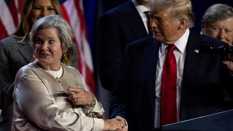 Susie Wiles: తన ప్రచార సారథి వైల్స్‌ను వైట్‌హౌస్ చీఫ్ ఆఫ్ స్టాఫ్‌గా నియమించిన ట్రంప్