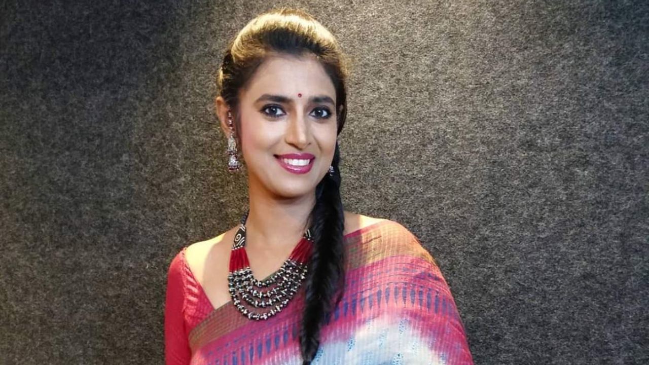 Actress Kasturi : తెలుగు రాజకీయాల్లోకి నటి కస్తూరి.. ఏ పార్టీ అంటే..?