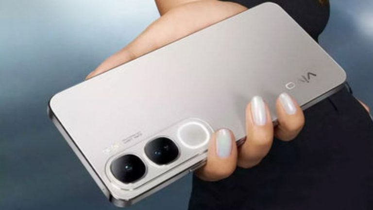 Vivo Y300 5G: మిడ్ రేంజ్‭లో సొగసైన డిజైన్‌తో ఫోన్‭ను తీసుకొచ్చిన వివో.. వివరాలు ఇలా