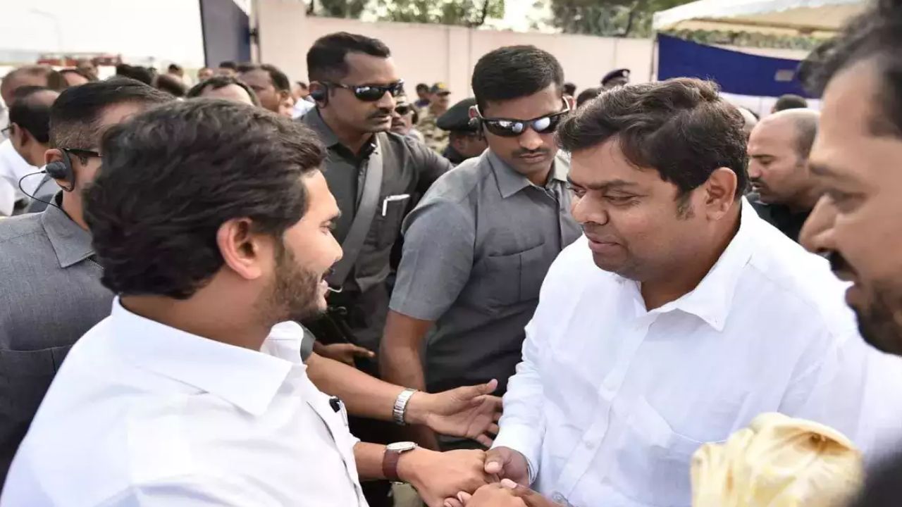 YCP-Visakha Dairy: వైసీపీకి విశాఖ డెయిరీ ఛైర్మన్‌ రాజీనామా!