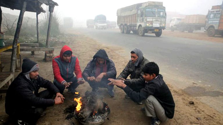 Telangana Weather: ఉమ్మడి జిల్లాలో మళ్ళీ పెరిగిన చలి తీవ్రత.. సింగిల్ డిజిట్‌కు కనిష్ట ఉష్ణోగ్రతలు