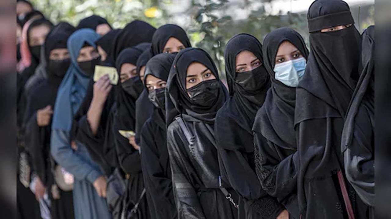 Afghanistan: మహిళలకు వైద్య విద్యను నిషేధించిన తాలిబాన్..! తప్పుపట్టిన క్రికెటర్లు