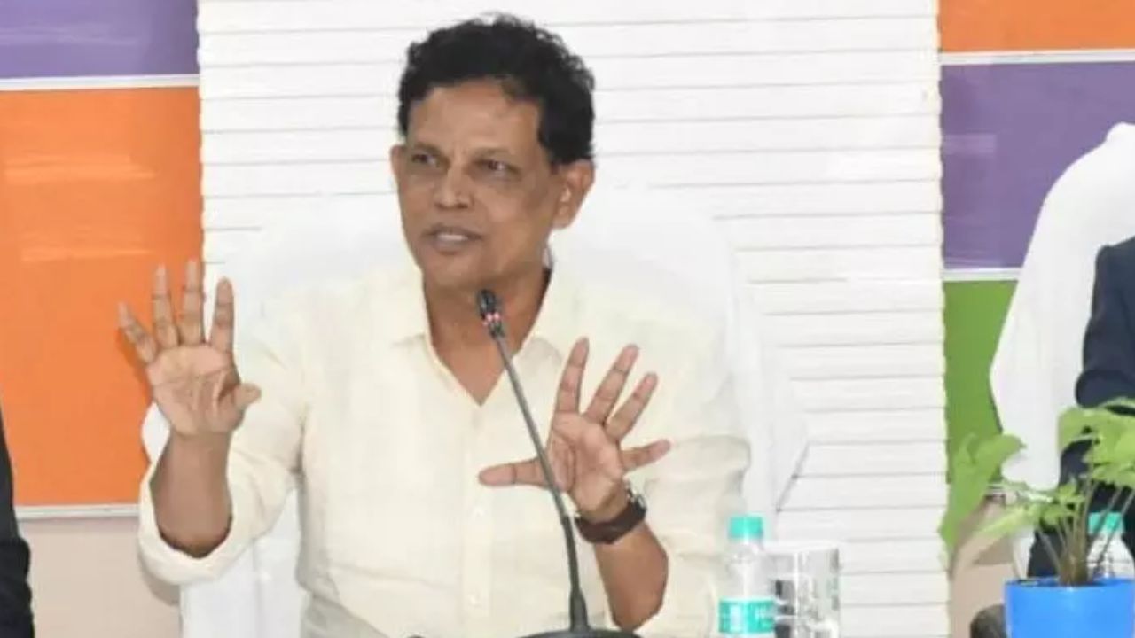 TS Education Commission: ప్రతి ఏడాది ఫీజు పెంచుకోవాలనుకోవడం సమంజసం కాదు: విద్యా కమిషన్ ఛైర్మన్