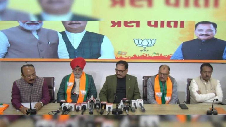 BJP: ఢిల్లీ అసెంబ్లీ ఎన్నికల ముందు ఆప్‌కి షాక్..బీజేపీలోకి మాజీ ఎమ్మెల్యే..