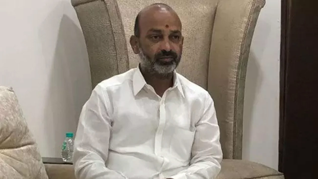 Bandi Sanjay : దుబాయిలో తెలంగాణ వాసుల హత్యపై కేంద్ర మంత్రి ఆరా