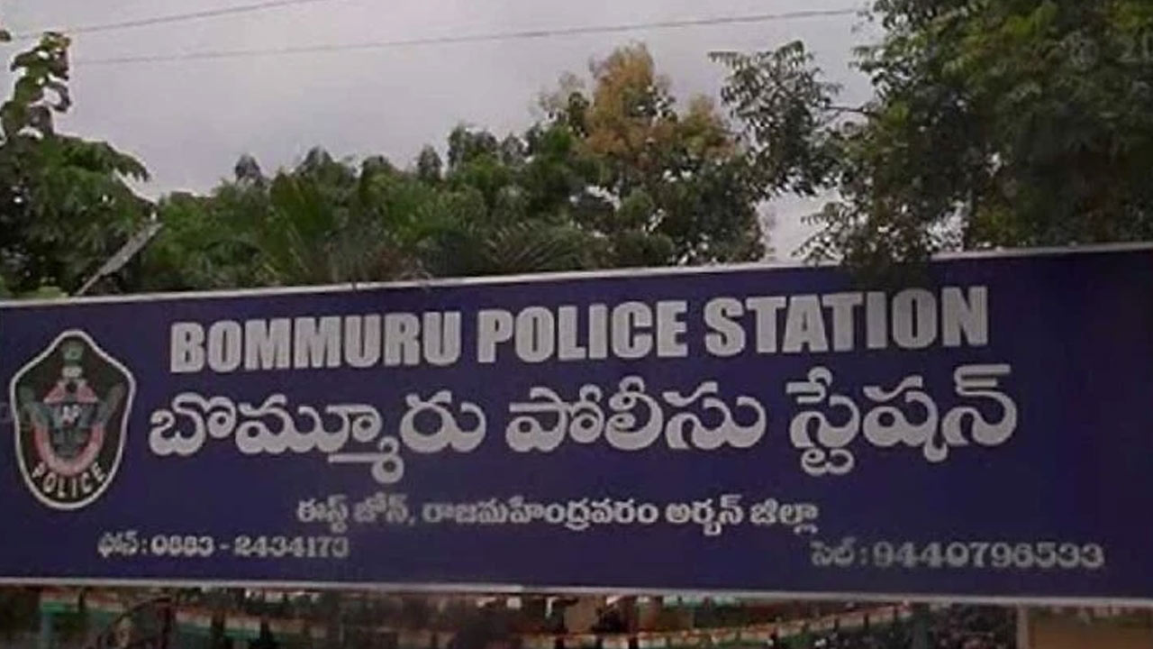 Head Constable Suspended: నైట్‌ షిఫ్ట్‌లో మహిళా హోంగార్డుకు వేధింపులు..! హెడ్‌ కానిస్టేబుల్‌పై వేటు..