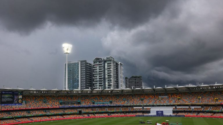 AUS vs IND: 260 పరుగులకు భారత్ ఆలౌట్.. టీమిండియాను కాపాడిన వరణుడు!