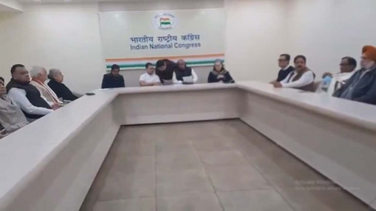 Manmohan Singh: మన్మోహన్ సింగ్ మృతిపై కాంగ్రెస్ వర్కింగ్ కమిటీ సంతాప తీర్మానం