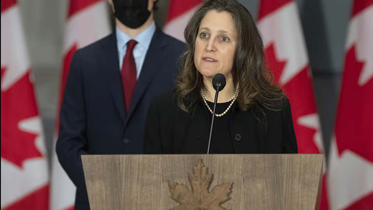 Canada: కెనడా రాజకీయాల్లో ప్రకంపనలు.. ఉప ప్రధాని రాజీనామా