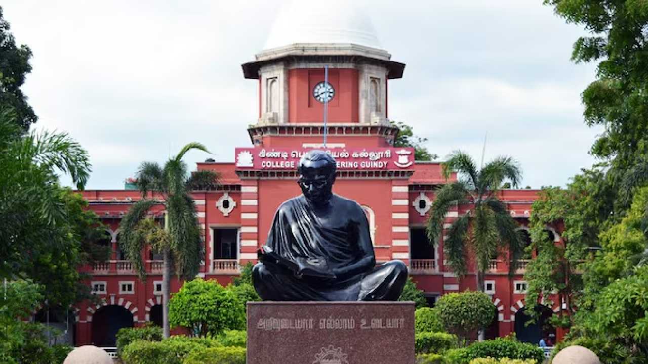 Anna University: అన్నా యూనివర్సిటీలో 19 ఏళ్ల విద్యార్థినిపై లైంగిక దాడి.. ప్రభుత్వంపై విపక్షాలు ఫైర్..