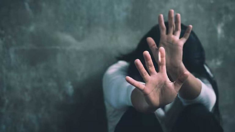 Physical Harassment: 9వ క్లాస్‌ విద్యార్థినిపై ప్రిన్సిపాల్‌ లైంగిక దాడి.. గర్భవతి కావడంతో..!