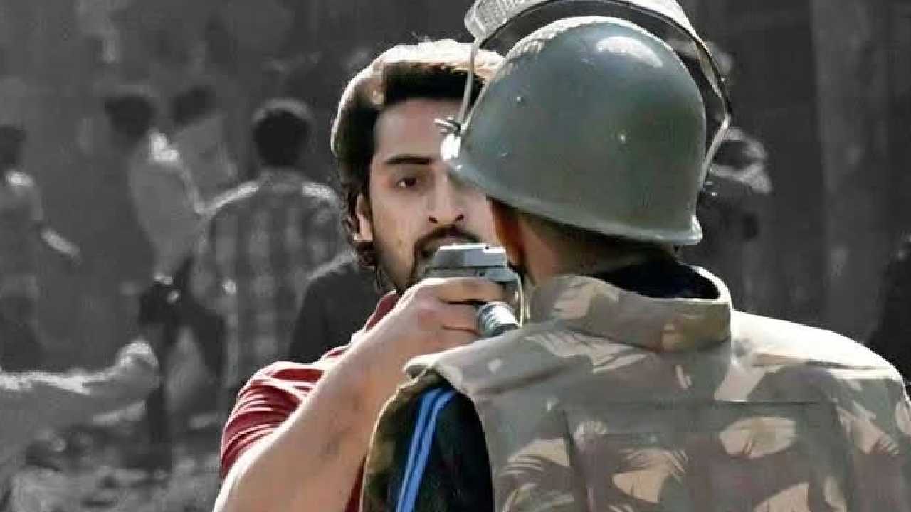 Delhi: ఢిల్లీ అల్లర్ల నిందితుడి ఇంటికి ఎంఐఎం నేత.. ఎన్నికల్లో పోటీ చేస్తాడనే ప్రచారం..