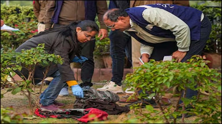 Delhi: పార్లమెంట్ దగ్గర ఆత్మహత్యాయత్నం చేసిన వ్యక్తి మృతి