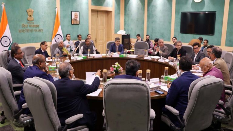 Delhi: పారిశ్రామికవేత్తలతో నిర్మలమ్మ భేటీ.. 2025-26 బడ్జెట్‌పై చర్చ