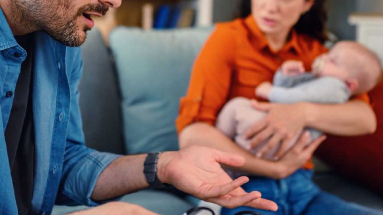 Divorce Case: “బిడ్డకు పేరు పెట్టే విషయంలో గొడవ”.. పిల్లాడికి కోర్టు ఏం పేరు పెట్టిందో తెలుసా..