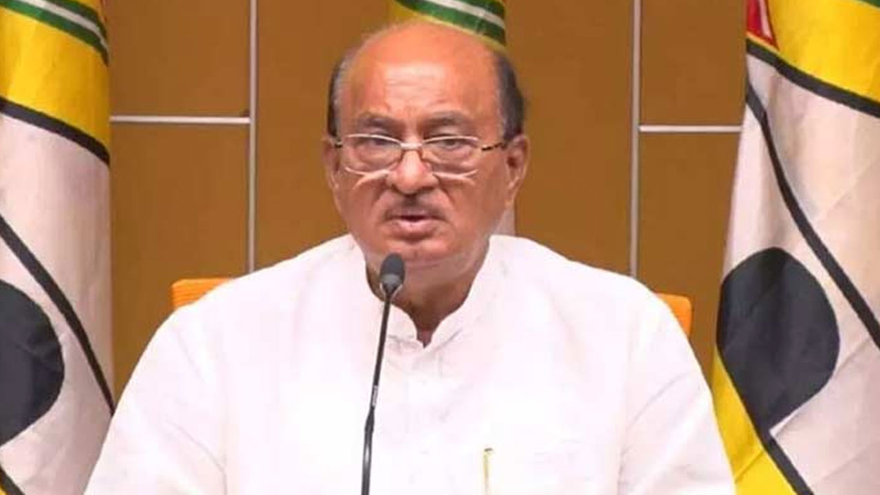 Gorantla Butchaiah Chowdary: నియోజకవర్గాల పునర్విభజనపై గోరంట్ల కీలక వ్యాఖ్యలు.. బహిరంగంగా వద్దు..!