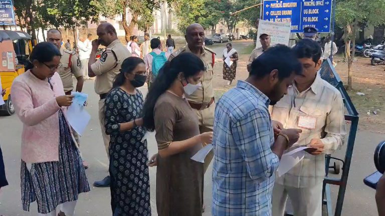 Group-2 Exams: ప్రారంభమైన గ్రూప్-2 తొలి రోజు తొలి పరీక్ష..