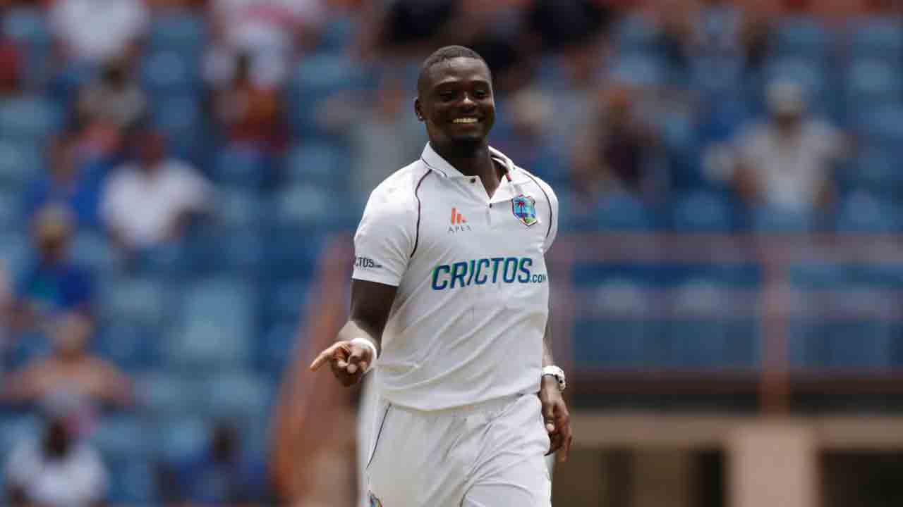 WI vs BAN: 5 పరుగులు, నాలుగు వికెట్లు.. చరిత్ర సృష్టించిన వెస్టిండీస్ బౌలర్..!