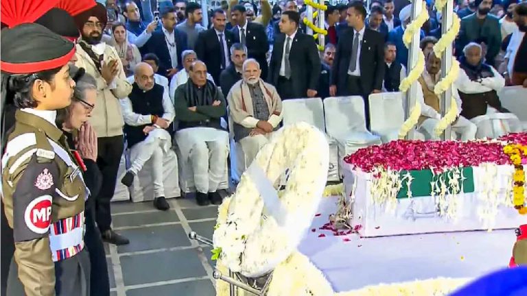 Manmohan Singh Cremation: పీవీకి మీరు చేసింది ఏమిటి..? కాంగ్రెస్‌‌వి చిల్లర రాజకీయాలు..