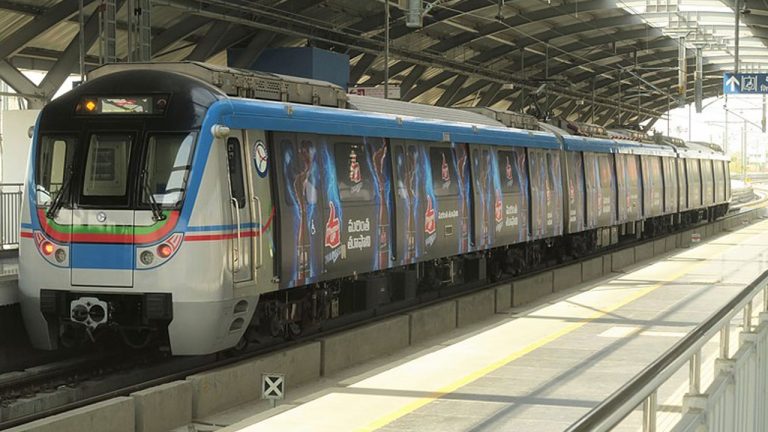 Hyderabad Metro : మెట్రో ప్రయాణికులకు బ్యాడ్‌న్యూస్‌.. ఛార్జీలు పెంపు..